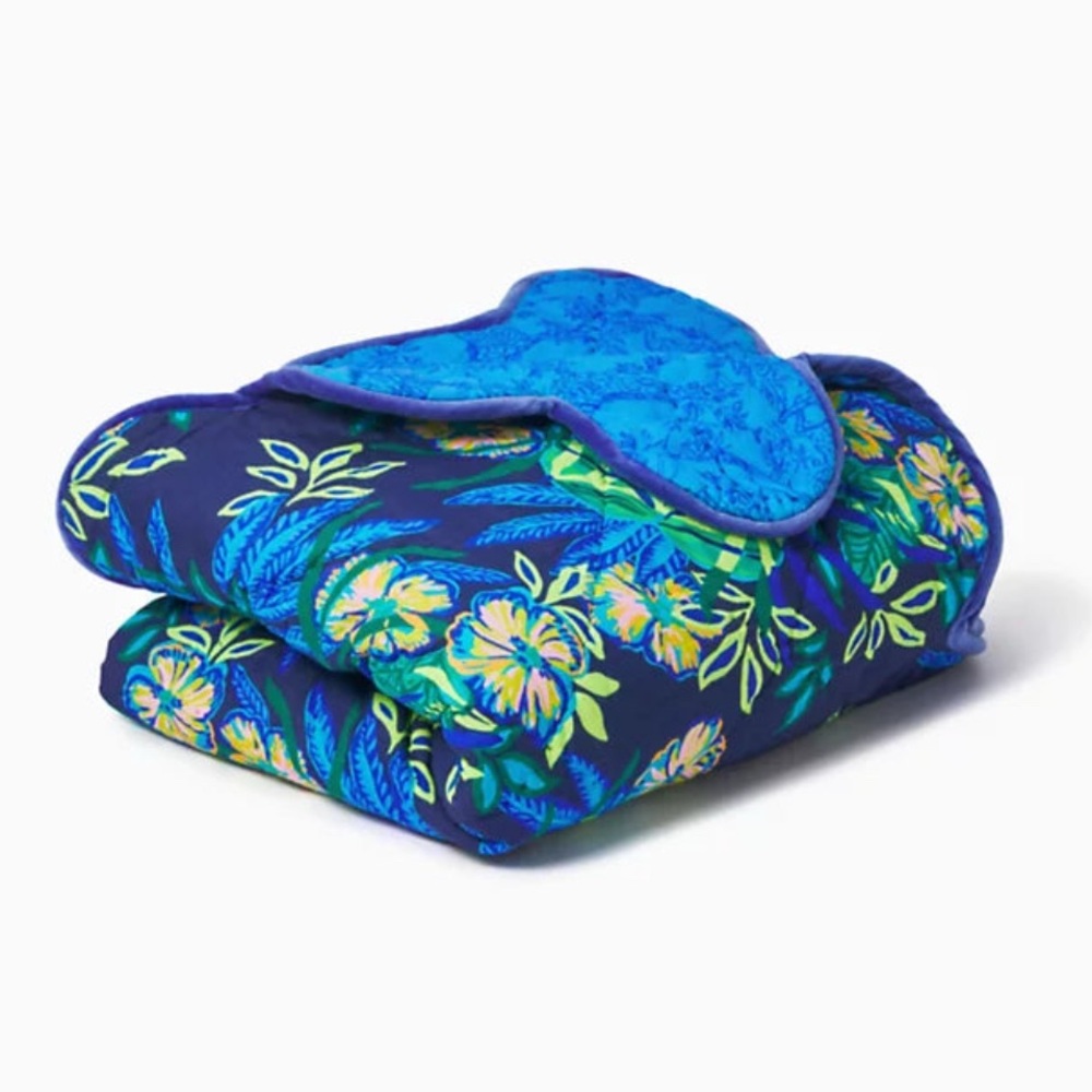Lilly Pulitzer Reversible Throw Blanket “Multi The Hottest Spot” **New in Bag**